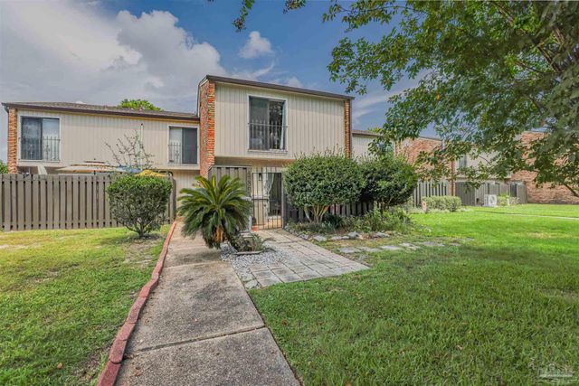 4736 Huron Dr, Pensacola, FL 32507