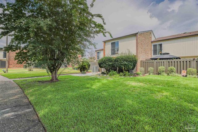 4736 Huron Dr, Pensacola, FL 32507