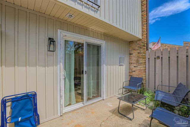 4736 Huron Dr, Pensacola, FL 32507