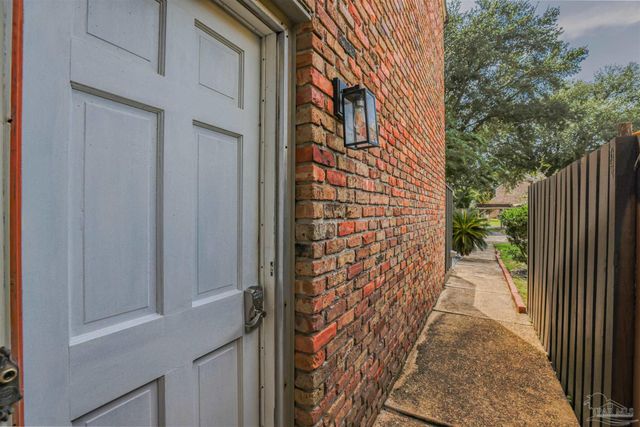 4736 Huron Dr, Pensacola, FL 32507