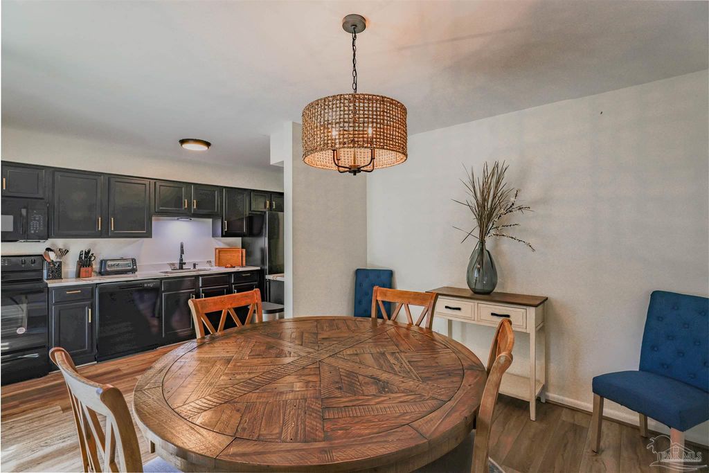 4736 Huron Dr, Pensacola, FL 32507