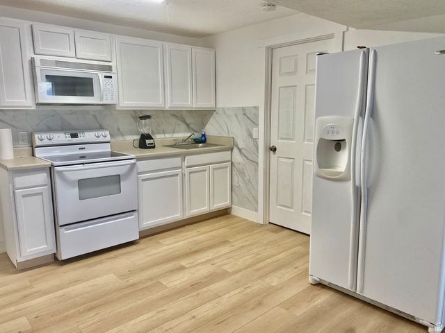 4432 S WOODGROVE DR, West Valley City, UT 84120