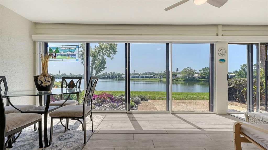 Image 2 of property listing at 515 SPRING LAKES BOULEVARD 515, Bradenton, FL 34210