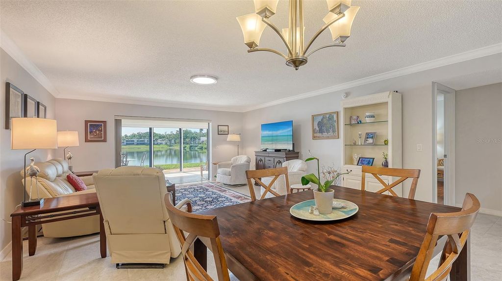 Image 11 of property listing at 515 SPRING LAKES BOULEVARD 515, Bradenton, FL 34210