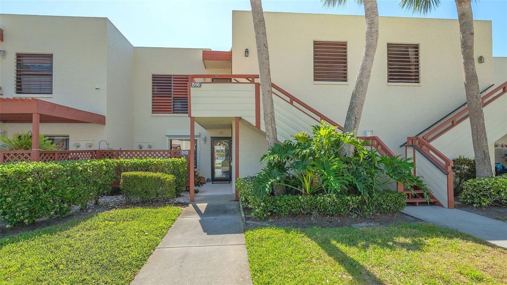 Image 4 of property listing at 515 SPRING LAKES BOULEVARD 515, Bradenton, FL 34210