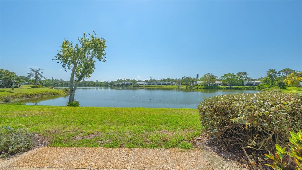 Image 37 of property listing at 515 SPRING LAKES BOULEVARD 515, Bradenton, FL 34210