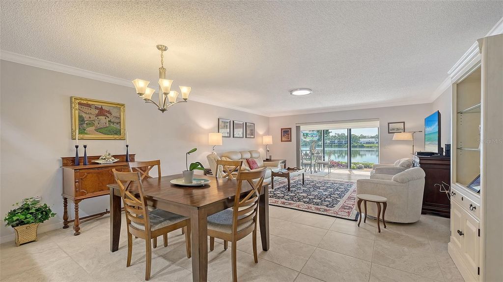 Image 10 of property listing at 515 SPRING LAKES BOULEVARD 515, Bradenton, FL 34210