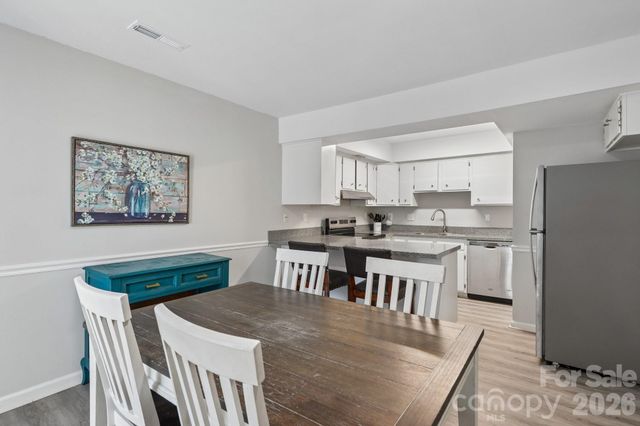 8403 Cricket Lake Drive, Charlotte, NC 28277