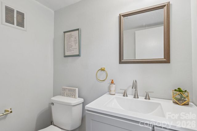 8403 Cricket Lake Drive, Charlotte, NC 28277