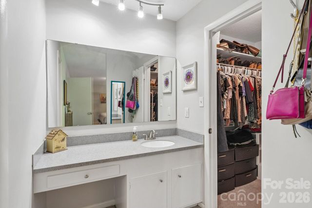 8403 Cricket Lake Drive, Charlotte, NC 28277