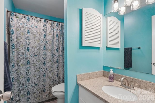 8403 Cricket Lake Drive, Charlotte, NC 28277