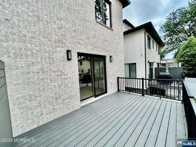 65 Knox Avenue, Cliffside Park, NJ 07010