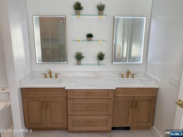 65 Knox Avenue, Cliffside Park, NJ 07010