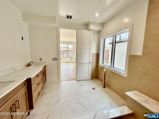 65 Knox Avenue, Cliffside Park, NJ 07010