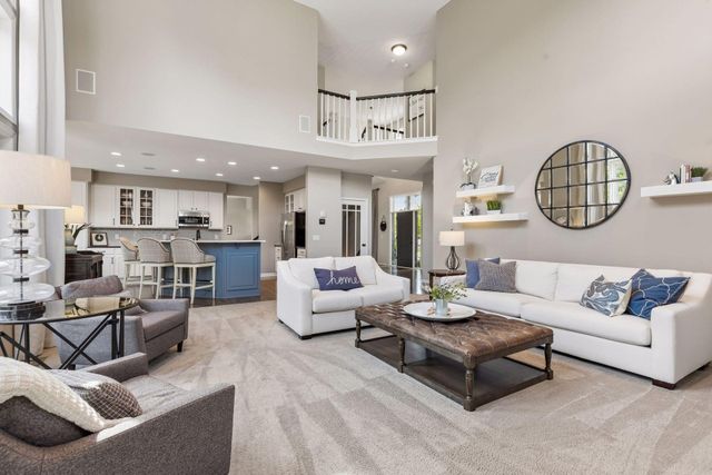 7638 Ridgeview Way, Chanhassen, MN 55317