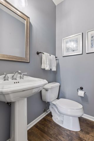 7638 Ridgeview Way, Chanhassen, MN 55317
