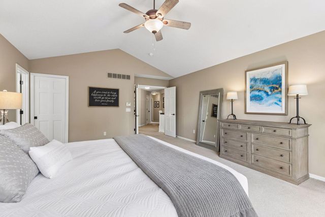7638 Ridgeview Way, Chanhassen, MN 55317