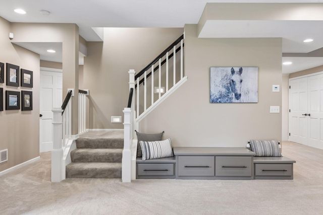 7638 Ridgeview Way, Chanhassen, MN 55317