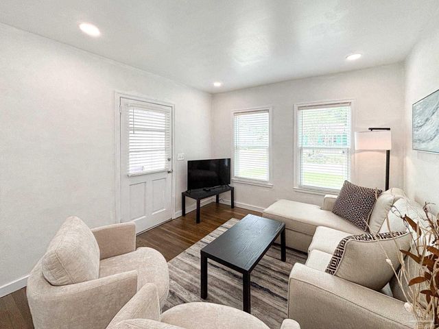 315 Flannan Rd, Pensacola, FL 32507