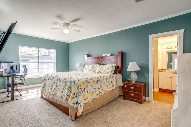 1215 N Elm Street, Weatherford, TX 76086