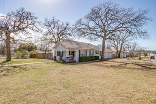 1215 N Elm Street, Weatherford, TX 76086