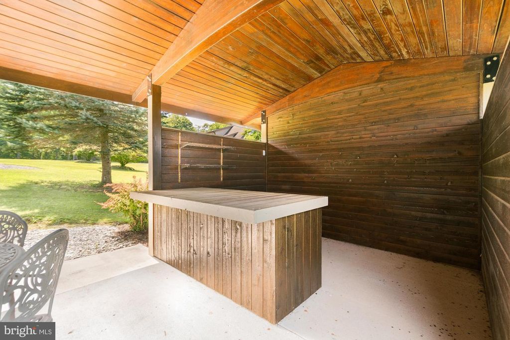 Image 11 of property listing at 1875 PYSELL CROSSCUT RD, Oakland, MD 21550