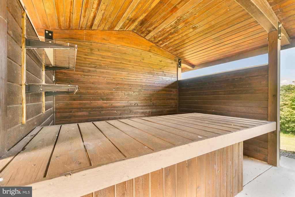 Image 13 of property listing at 1875 PYSELL CROSSCUT RD, Oakland, MD 21550