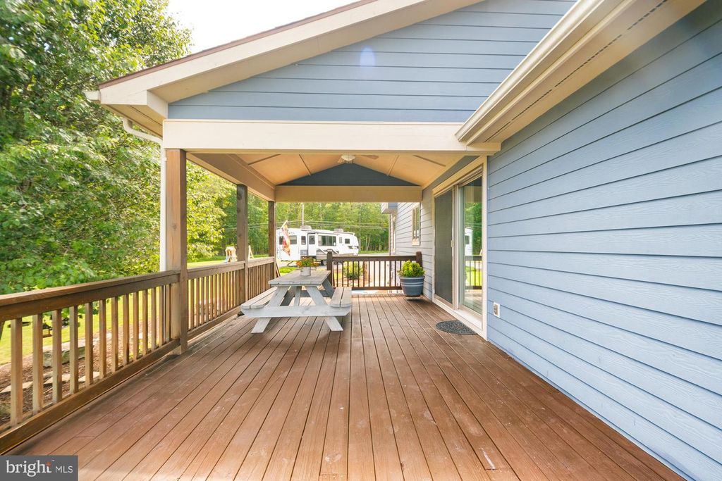 Image 14 of property listing at 1875 PYSELL CROSSCUT RD, Oakland, MD 21550