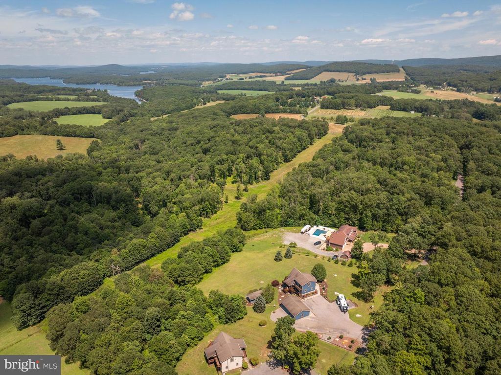 Image 18 of property listing at 1875 PYSELL CROSSCUT RD, Oakland, MD 21550