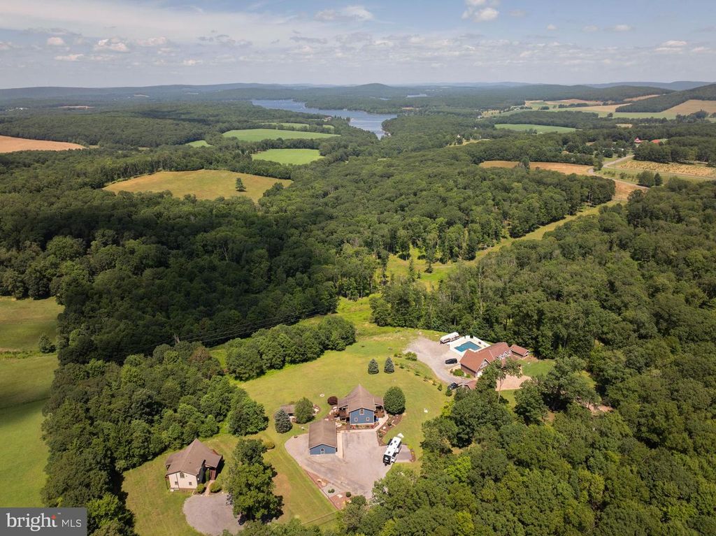 Image 19 of property listing at 1875 PYSELL CROSSCUT RD, Oakland, MD 21550