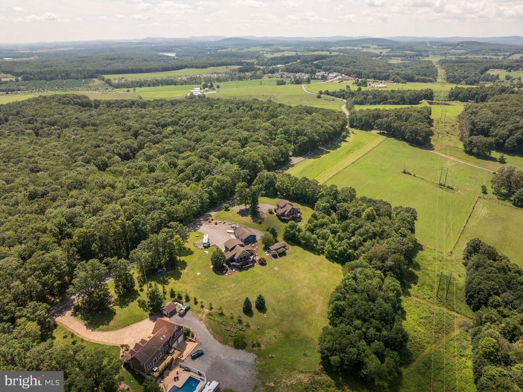 Image 20 of property listing at 1875 PYSELL CROSSCUT RD, Oakland, MD 21550