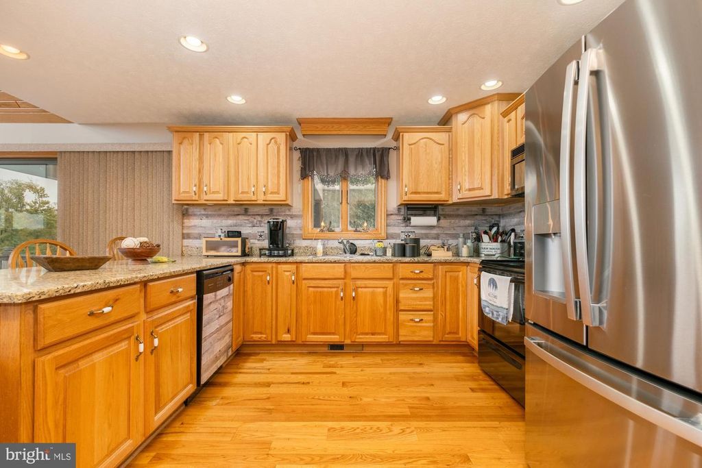 Image 28 of property listing at 1875 PYSELL CROSSCUT RD, Oakland, MD 21550