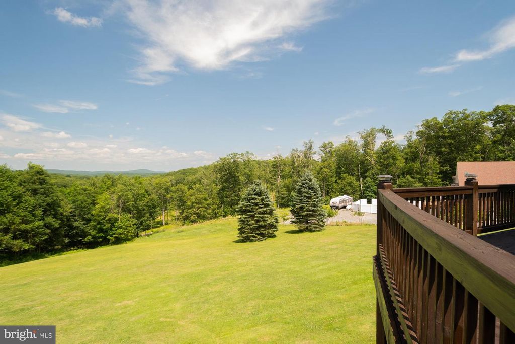 Image 8 of property listing at 1875 PYSELL CROSSCUT RD, Oakland, MD 21550