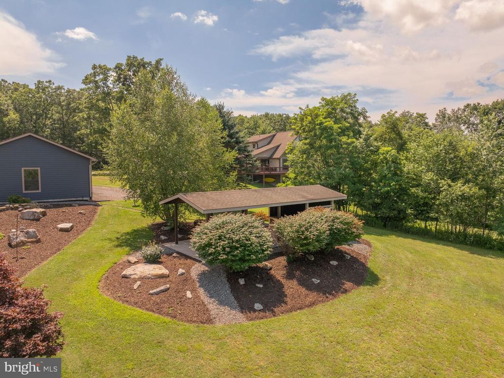 Image 9 of property listing at 1875 PYSELL CROSSCUT RD, Oakland, MD 21550