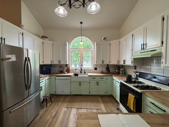 856 Bridle Creek Lane, Jordan, MN 55352