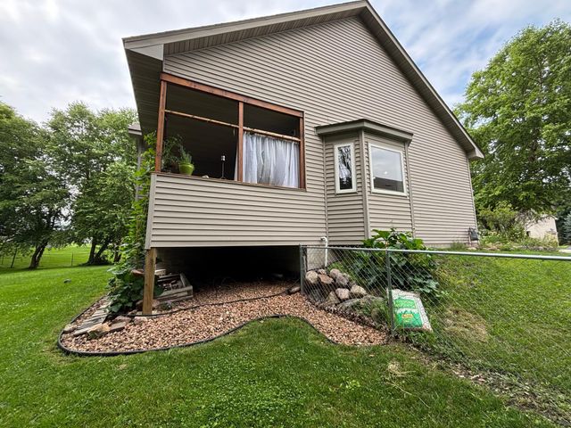 856 Bridle Creek Lane, Jordan, MN 55352