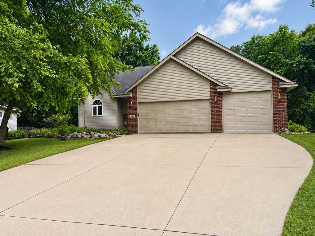 856 Bridle Creek Lane, Jordan, MN 55352