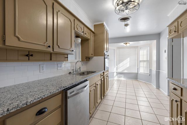 1543 SWEETBRIAR DRIVE, Wichita Falls, TX 76302