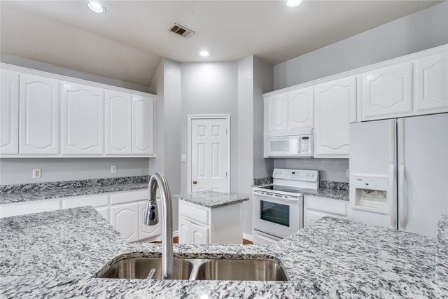 1700 Wylie Creek Drive, Desoto, TX 75115
