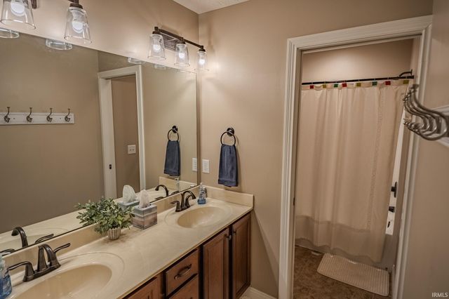 2077 Foxmoor Lane, Lafayette, IN 47905