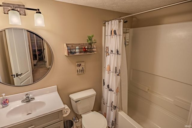 2077 Foxmoor Lane, Lafayette, IN 47905