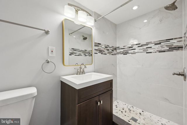 2026 SAVANNAH PLACE, Washington, DC 20020