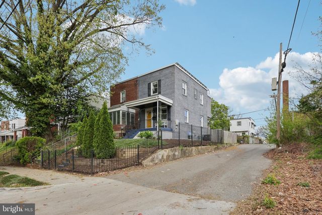 2026 SAVANNAH PLACE, Washington, DC 20020