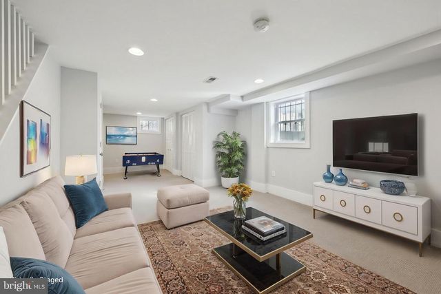 2026 SAVANNAH PLACE, Washington, DC 20020