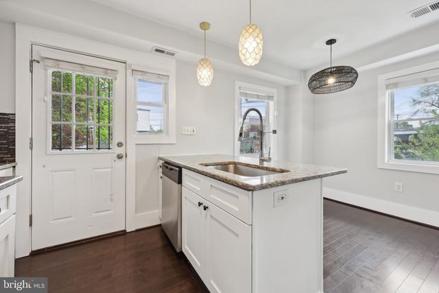 2026 SAVANNAH PLACE, Washington, DC 20020