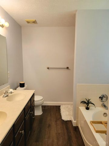 5892 Stonebridge Circle, Miami Twp, OH 45150