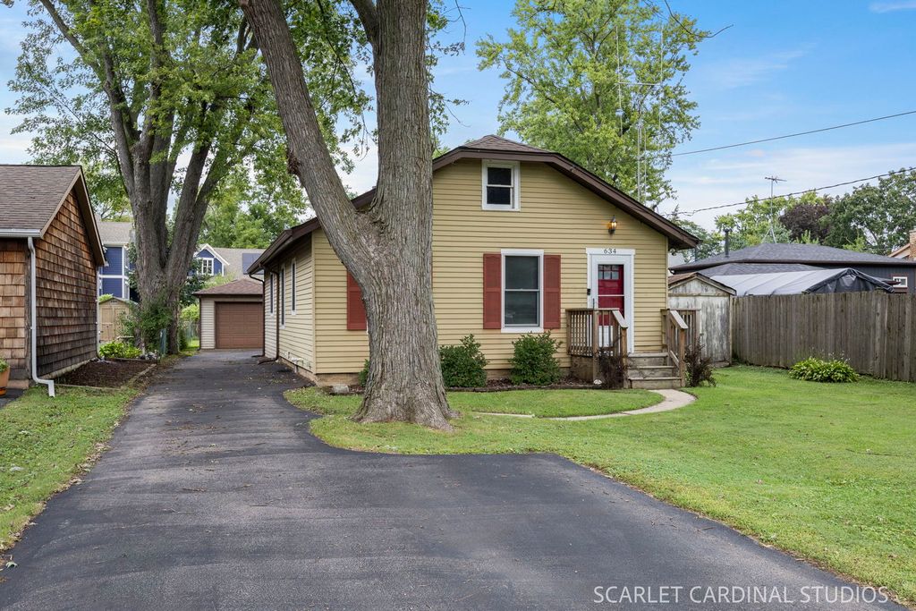 28W634 Malvin Albright Street, Warrenville, IL 60555 — photo 2
