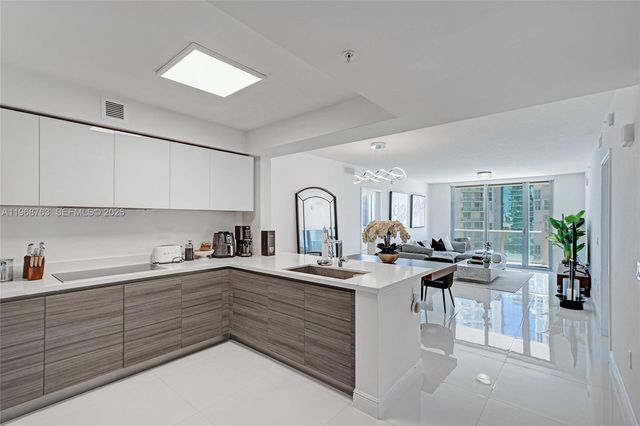 300 Sunny Isles Blvd 4-1104, Sunny Isles Beach, FL 33160