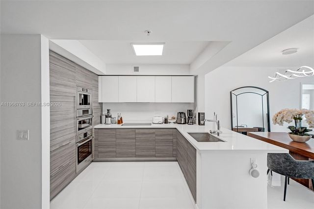 300 Sunny Isles Blvd 4-1104, Sunny Isles Beach, FL 33160