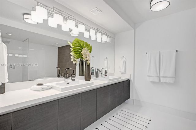 300 Sunny Isles Blvd 4-1104, Sunny Isles Beach, FL 33160
